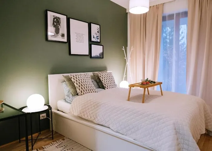 Modern Zoliborz Lux Apartment Near City Center With Parking And Garden